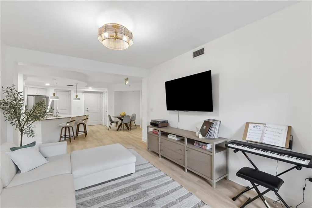 200 River Vista Drive Unit 311, Atlanta, Georgia 30339, 2 Bedrooms Bedrooms, ,2 BathroomsBathrooms,Residential,For Sale,200 River Vista Drive Unit 311,7740298