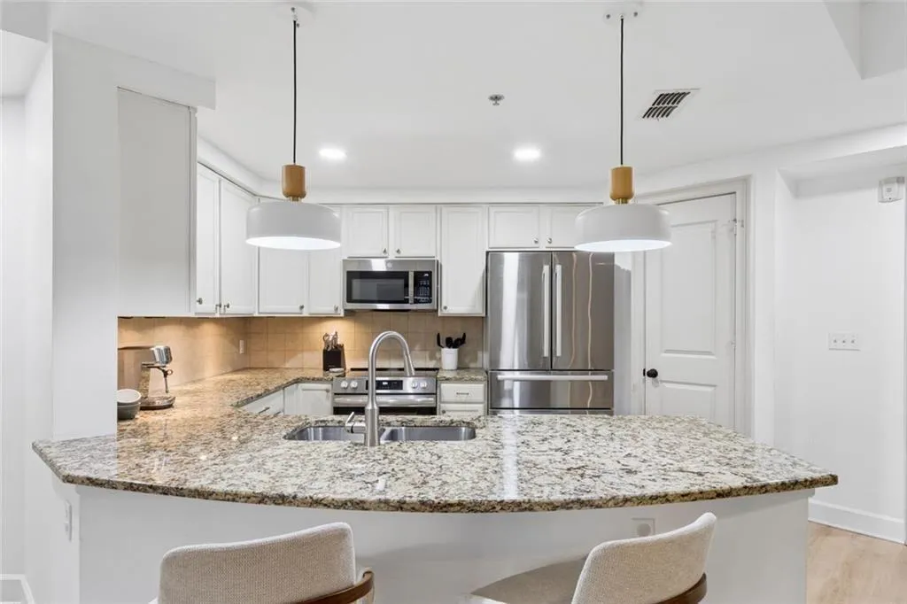 200 River Vista Drive Unit 311, Atlanta, Georgia 30339, 2 Bedrooms Bedrooms, ,2 BathroomsBathrooms,Residential,For Sale,200 River Vista Drive Unit 311,7740298
