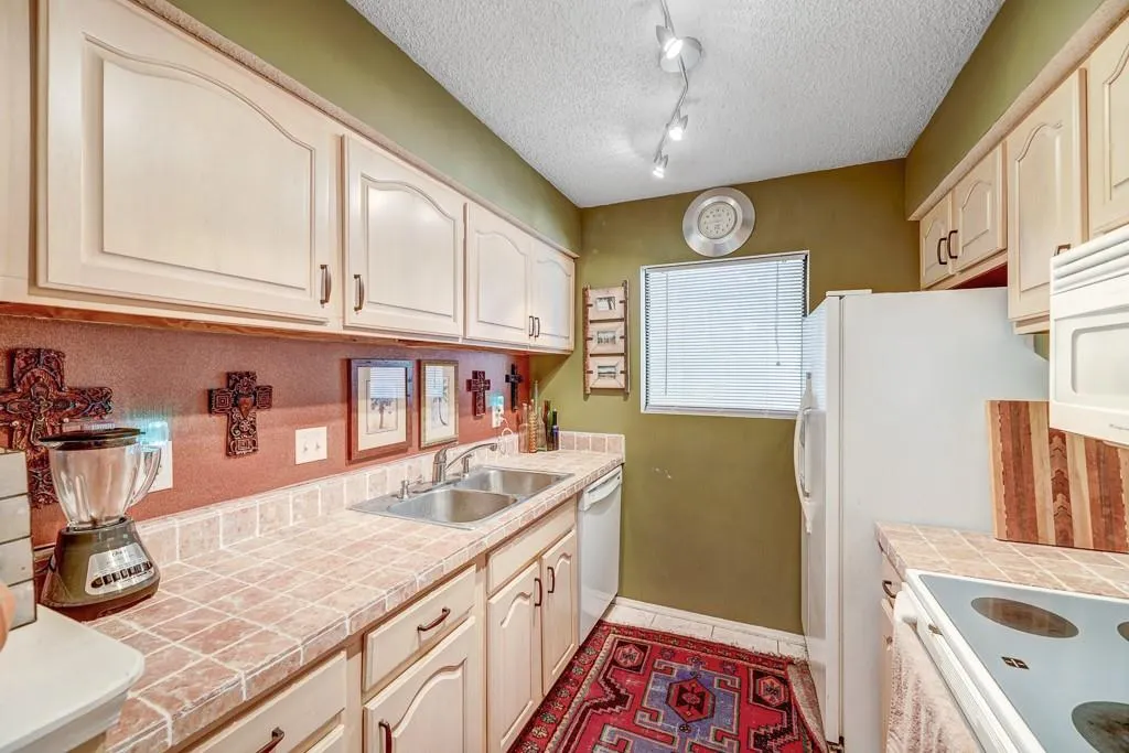 1703 Huntingdon Chase, Sandy Springs, Georgia 30350, 1 Bedroom Bedrooms, ,1 BathroomBathrooms,Residential,Sold,1703 Huntingdon Chase,6898981