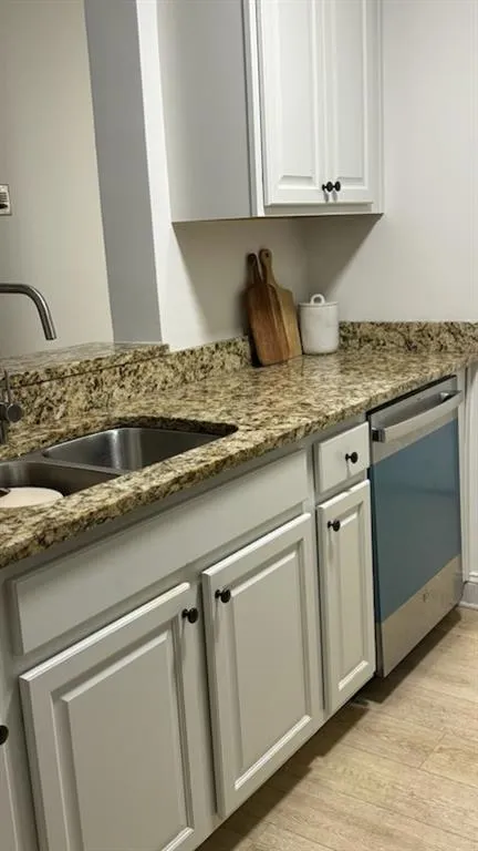 300 Johnson Ferry Road Unit B1005, Sandy Springs, Georgia 30328, 1 Bedroom Bedrooms, ,1 BathroomBathrooms,Residential,Sold,300 Johnson Ferry Road Unit B1005,7419450