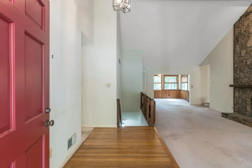 270 Mark Trail, Sandy Springs, Georgia 30328, 4 Bedrooms Bedrooms, ,3 BathroomsBathrooms,Residential,Sold,270 Mark Trail,6763552