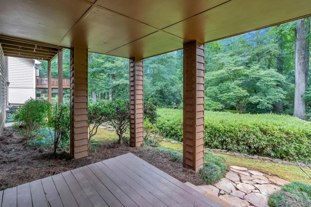 270 Mark Trail, Sandy Springs, Georgia 30328, 4 Bedrooms Bedrooms, ,3 BathroomsBathrooms,Residential,Sold,270 Mark Trail,6763552