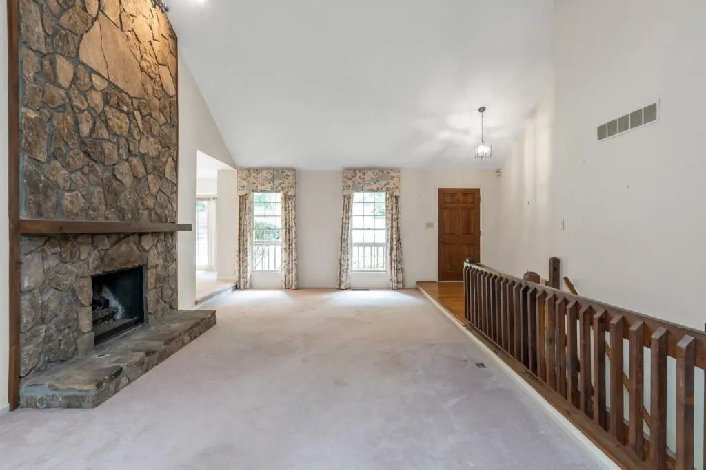 270 Mark Trail, Sandy Springs, Georgia 30328, 4 Bedrooms Bedrooms, ,3 BathroomsBathrooms,Residential,Sold,270 Mark Trail,6763552