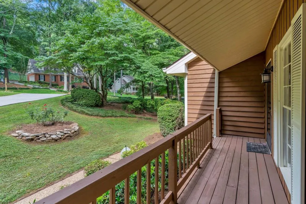 270 Mark Trail, Sandy Springs, Georgia 30328, 4 Bedrooms Bedrooms, ,3 BathroomsBathrooms,Residential,Sold,270 Mark Trail,6763552