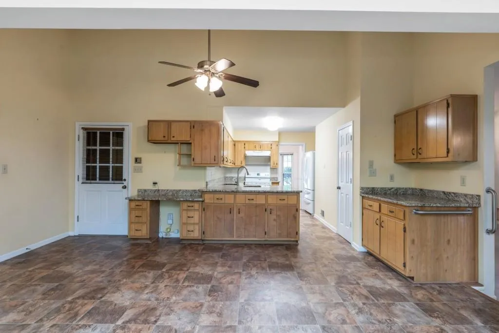 270 Mark Trail, Sandy Springs, Georgia 30328, 4 Bedrooms Bedrooms, ,3 BathroomsBathrooms,Residential,Sold,270 Mark Trail,6763552