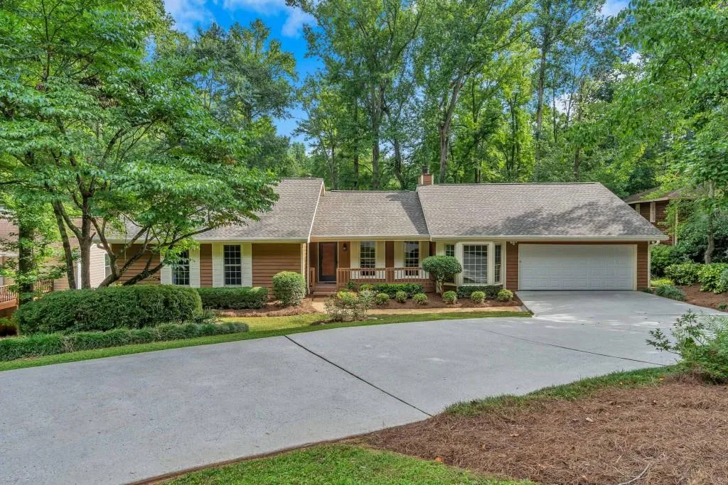 270 Mark Trail, Sandy Springs, Georgia 30328, 4 Bedrooms Bedrooms, ,3 BathroomsBathrooms,Residential,Sold,270 Mark Trail,6763552