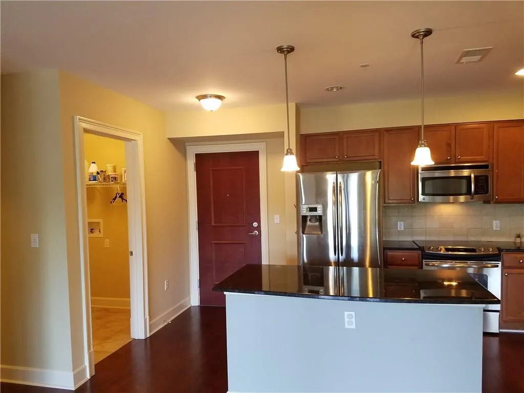 200 River Vista Drive Unit 641, Atlanta, Georgia 30339, 2 Bedrooms Bedrooms, ,2 BathroomsBathrooms,Residential,Sold,200 River Vista Drive Unit 641,5749042