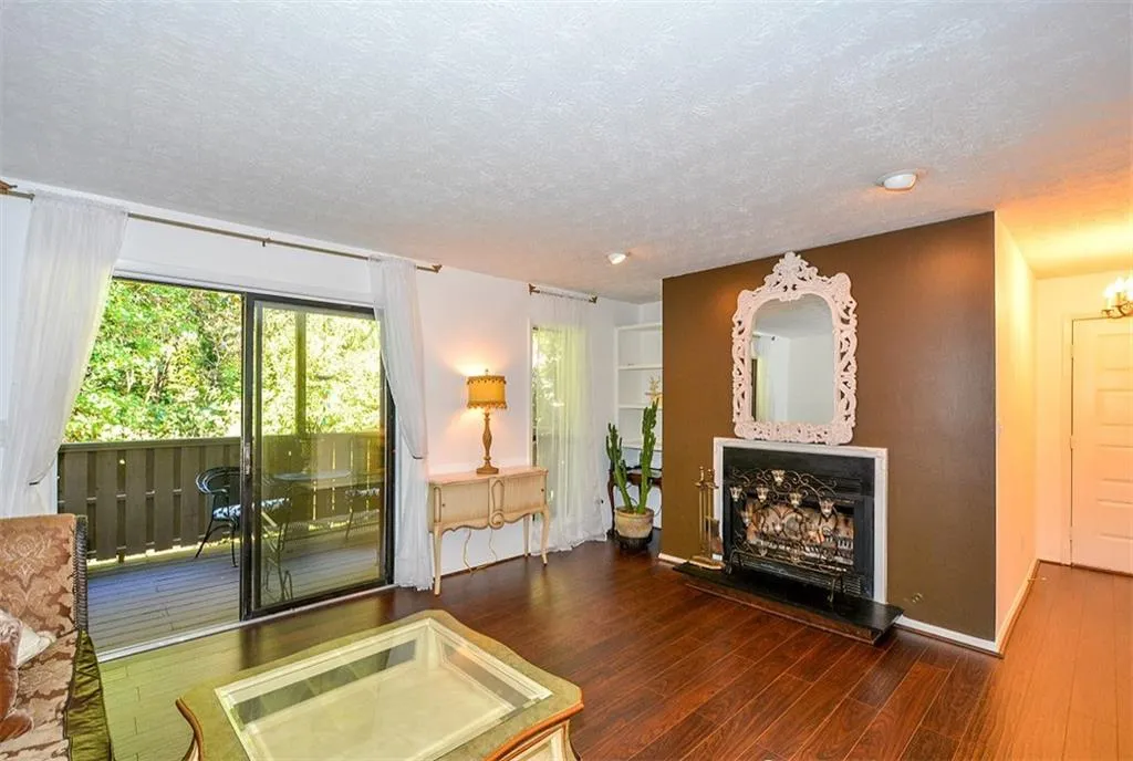 908 Woodcliff Drive, Sandy Springs, Georgia 30350, 2 Bedrooms Bedrooms, ,2 BathroomsBathrooms,Residential,Sold,908 Woodcliff Drive,5924674