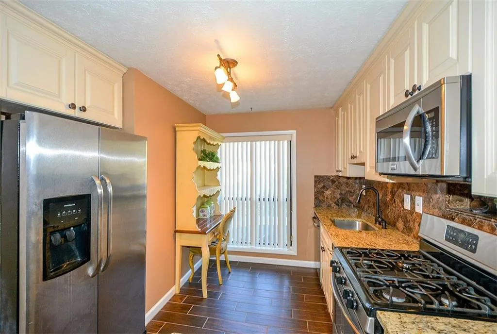 908 Woodcliff Drive, Sandy Springs, Georgia 30350, 2 Bedrooms Bedrooms, ,2 BathroomsBathrooms,Residential,Sold,908 Woodcliff Drive,5924674