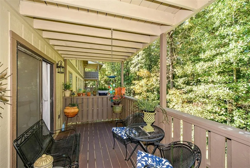 908 Woodcliff Drive, Sandy Springs, Georgia 30350, 2 Bedrooms Bedrooms, ,2 BathroomsBathrooms,Residential,Sold,908 Woodcliff Drive,5924674