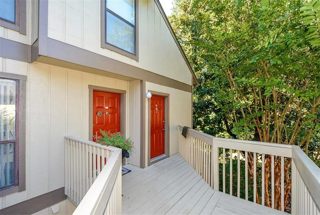 908 Woodcliff Drive, Sandy Springs, Georgia 30350, 2 Bedrooms Bedrooms, ,2 BathroomsBathrooms,Residential,Sold,908 Woodcliff Drive,5924674