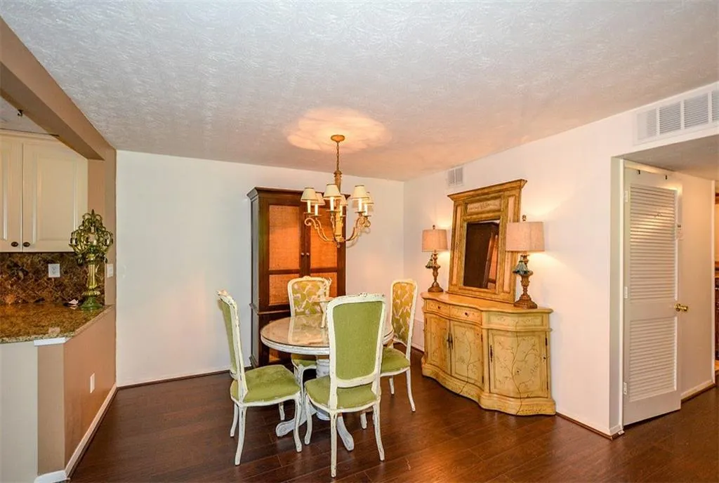 908 Woodcliff Drive, Sandy Springs, Georgia 30350, 2 Bedrooms Bedrooms, ,2 BathroomsBathrooms,Residential,Sold,908 Woodcliff Drive,5924674