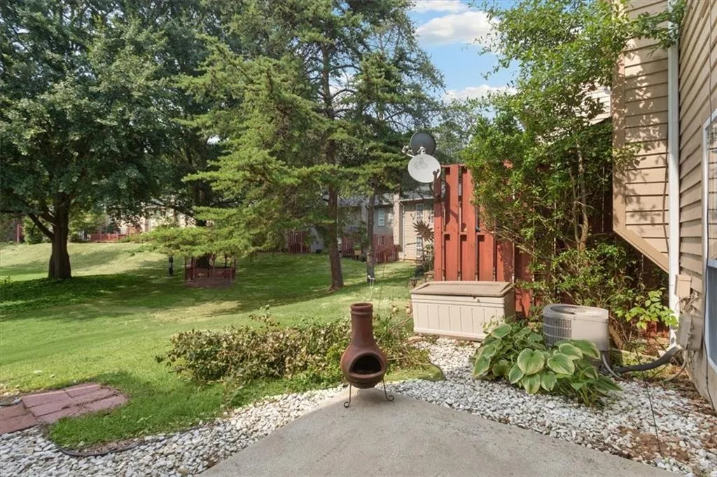 802 Masons Creek Circle, Sandy Springs, Georgia 30350, 2 Bedrooms Bedrooms, ,2 BathroomsBathrooms,Residential,Sold,802 Masons Creek Circle,6914044