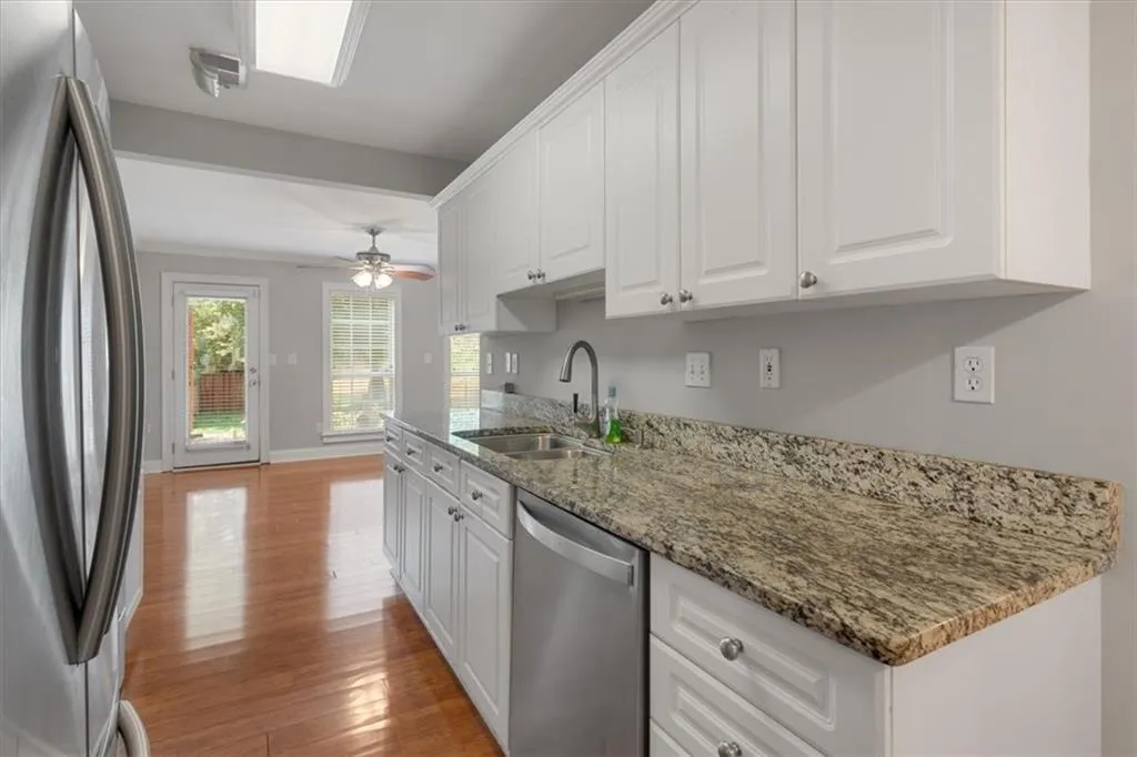 802 Masons Creek Circle, Sandy Springs, Georgia 30350, 2 Bedrooms Bedrooms, ,2 BathroomsBathrooms,Residential,Sold,802 Masons Creek Circle,6914044