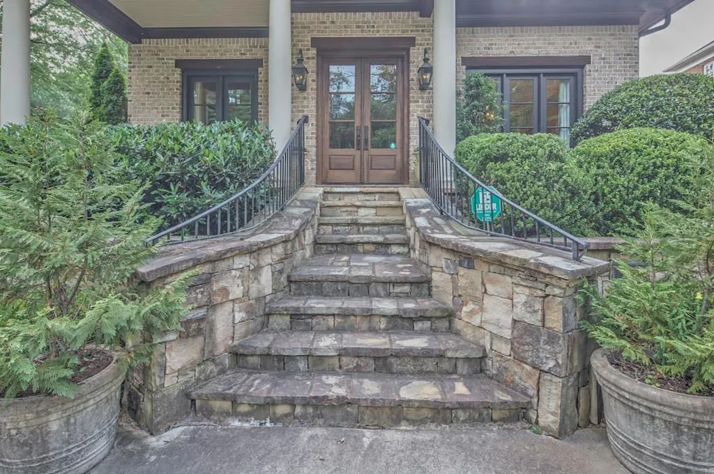 4006 Whittington Drive Ne, Atlanta, Georgia 30342, 5 Bedrooms Bedrooms, ,4 BathroomsBathrooms,Residential,Sold,4006 Whittington Drive Ne,5550843