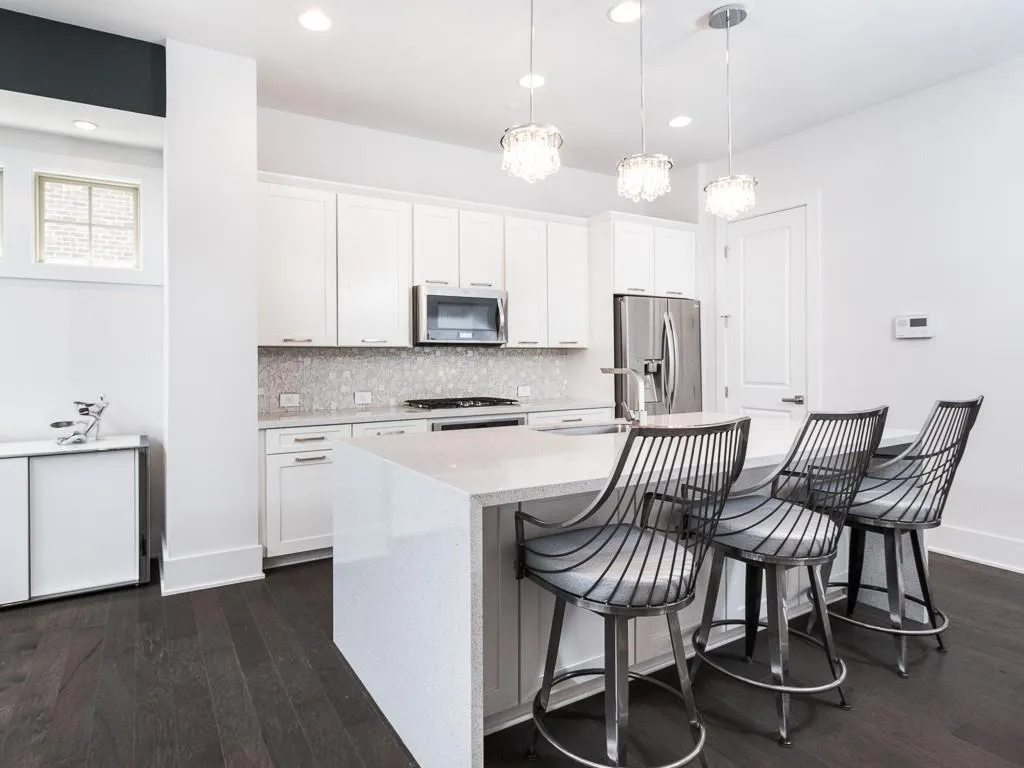 447 Alderwood Street Unit 0, Sandy Springs, Georgia 30328, 3 Bedrooms Bedrooms, ,3 BathroomsBathrooms,Residential,Sold,447 Alderwood Street Unit 0,5696980