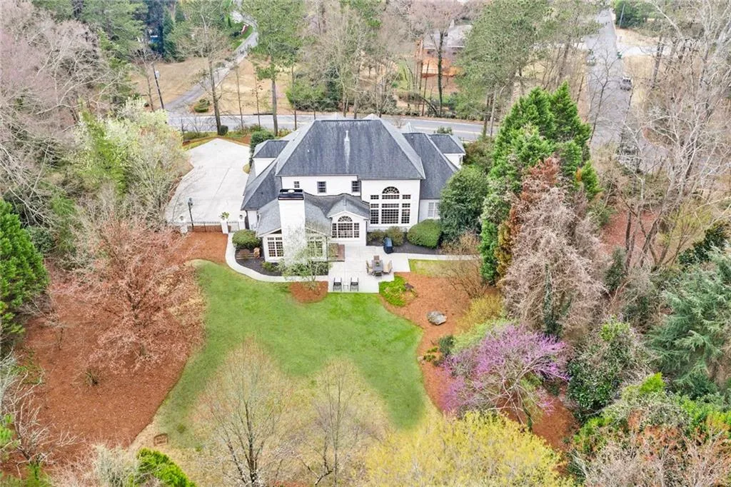 495 Londonberry Road, Sandy Springs, Georgia 30327, 5 Bedrooms Bedrooms, ,5 BathroomsBathrooms,Residential,Sold,495 Londonberry Road,6697168