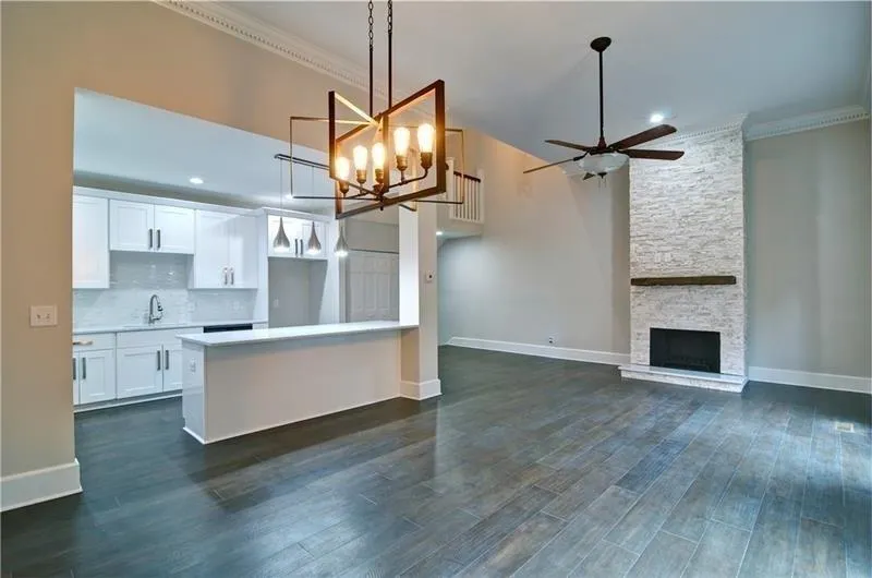 208 Brandywine Circle, Sandy Springs, Georgia 30350, 4 Bedrooms Bedrooms, ,3 BathroomsBathrooms,Residential,Sold,208 Brandywine Circle,6107053