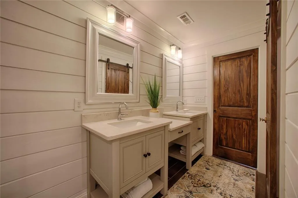 6474 Chariot Street Unit 22, Sandy Springs, Georgia 30328, 2 Bedrooms Bedrooms, ,2 BathroomsBathrooms,Residential,Sold,6474 Chariot Street Unit 22,5965490