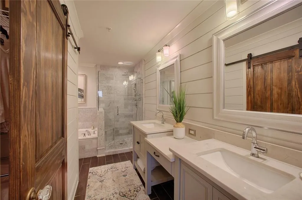 6474 Chariot Street Unit 22, Sandy Springs, Georgia 30328, 2 Bedrooms Bedrooms, ,2 BathroomsBathrooms,Residential,Sold,6474 Chariot Street Unit 22,5965490