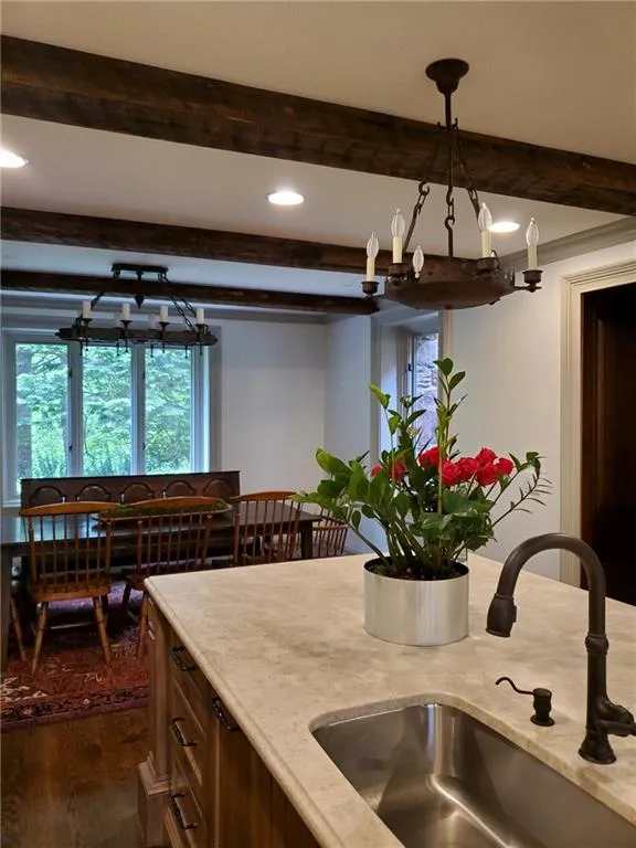 75 Finch Forest Trail, Sandy Springs, Georgia 30327, 6 Bedrooms Bedrooms, ,7 BathroomsBathrooms,Residential,Sold,75 Finch Forest Trail,6819130