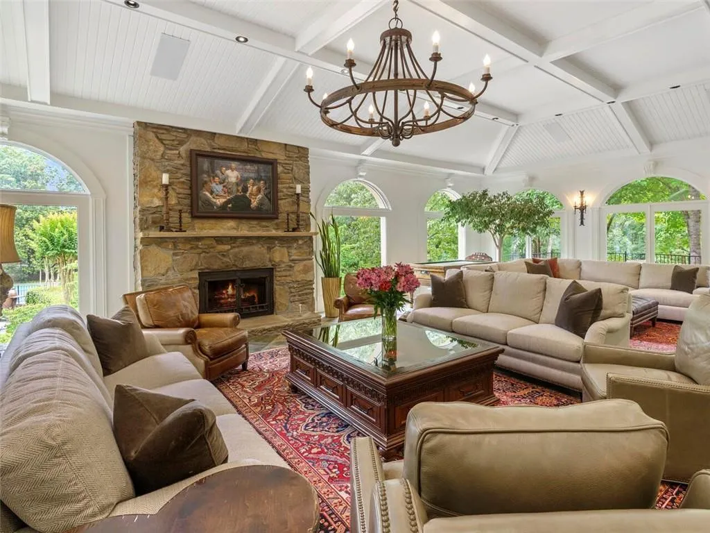 75 Finch Forest Trail, Sandy Springs, Georgia 30327, 6 Bedrooms Bedrooms, ,7 BathroomsBathrooms,Residential,Sold,75 Finch Forest Trail,6819130