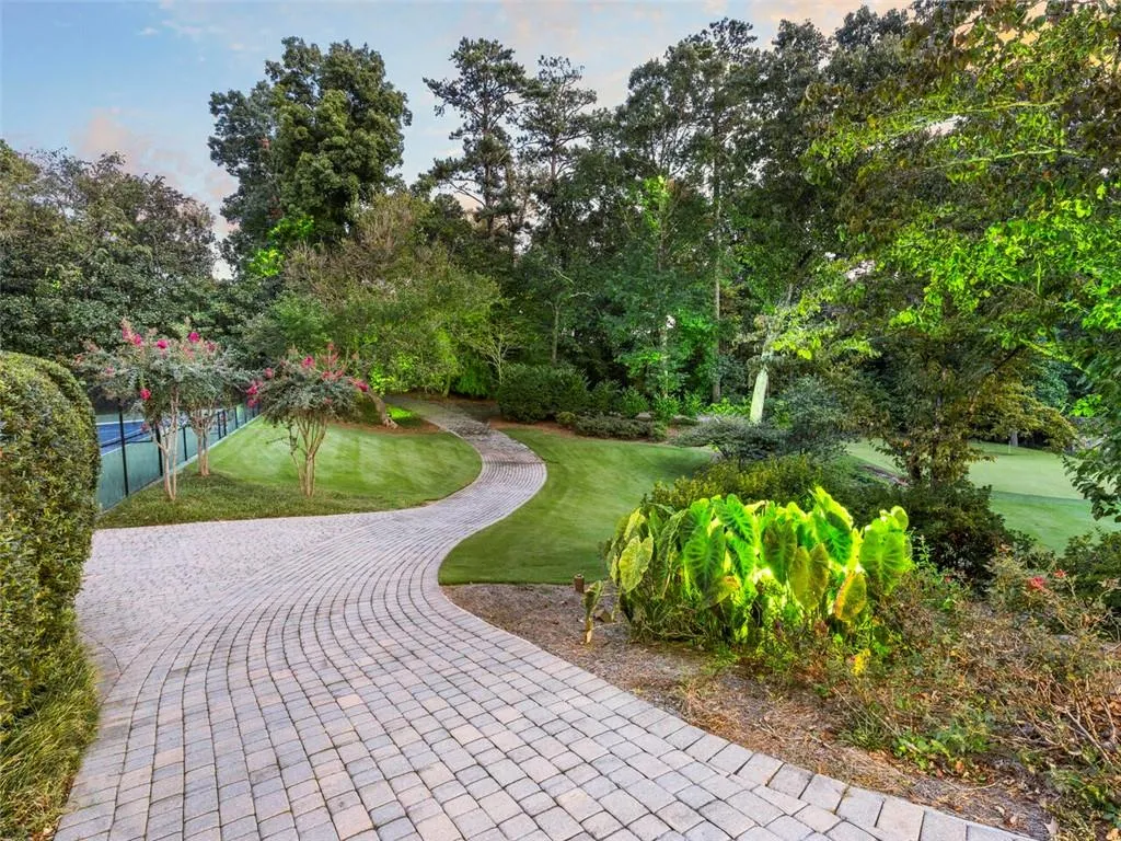75 Finch Forest Trail, Sandy Springs, Georgia 30327, 6 Bedrooms Bedrooms, ,7 BathroomsBathrooms,Residential,Sold,75 Finch Forest Trail,6819130