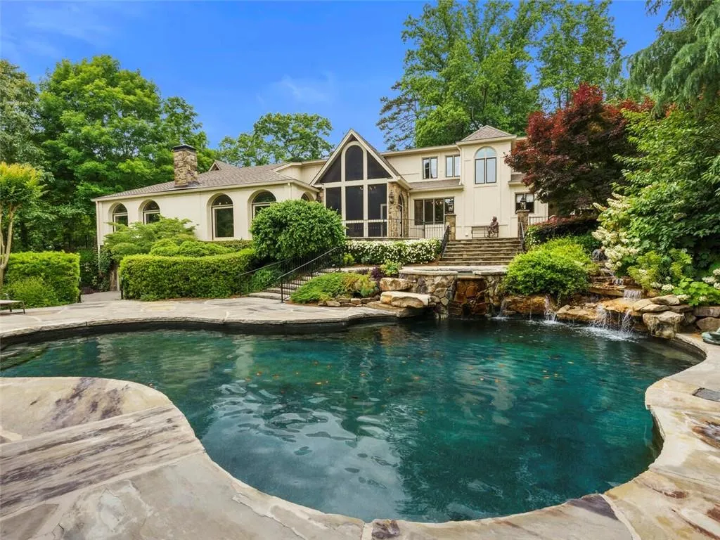 75 Finch Forest Trail, Sandy Springs, Georgia 30327, 6 Bedrooms Bedrooms, ,7 BathroomsBathrooms,Residential,Sold,75 Finch Forest Trail,6819130