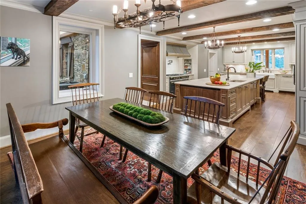 75 Finch Forest Trail, Sandy Springs, Georgia 30327, 6 Bedrooms Bedrooms, ,7 BathroomsBathrooms,Residential,Sold,75 Finch Forest Trail,6819130