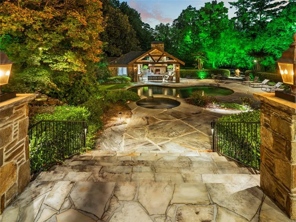 75 Finch Forest Trail, Sandy Springs, Georgia 30327, 6 Bedrooms Bedrooms, ,7 BathroomsBathrooms,Residential,Sold,75 Finch Forest Trail,6819130