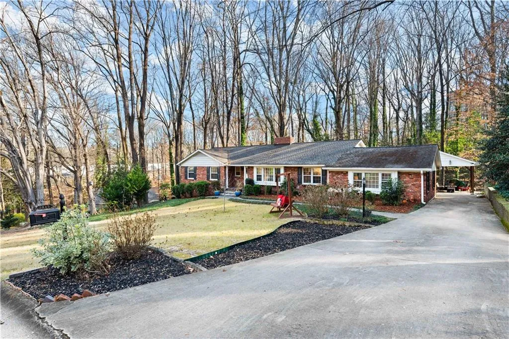 5645 Colton Drive, Atlanta, Georgia 30342, 4 Bedrooms Bedrooms, ,3 BathroomsBathrooms,Residential,Sold,5645 Colton Drive,6988804