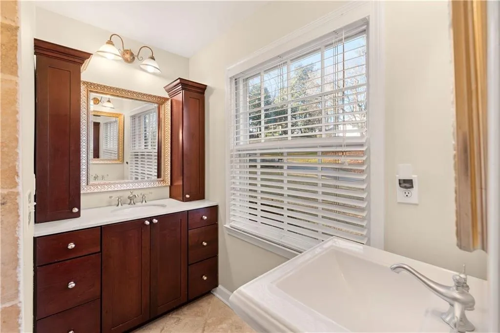 5645 Colton Drive, Atlanta, Georgia 30342, 4 Bedrooms Bedrooms, ,3 BathroomsBathrooms,Residential,Sold,5645 Colton Drive,6988804