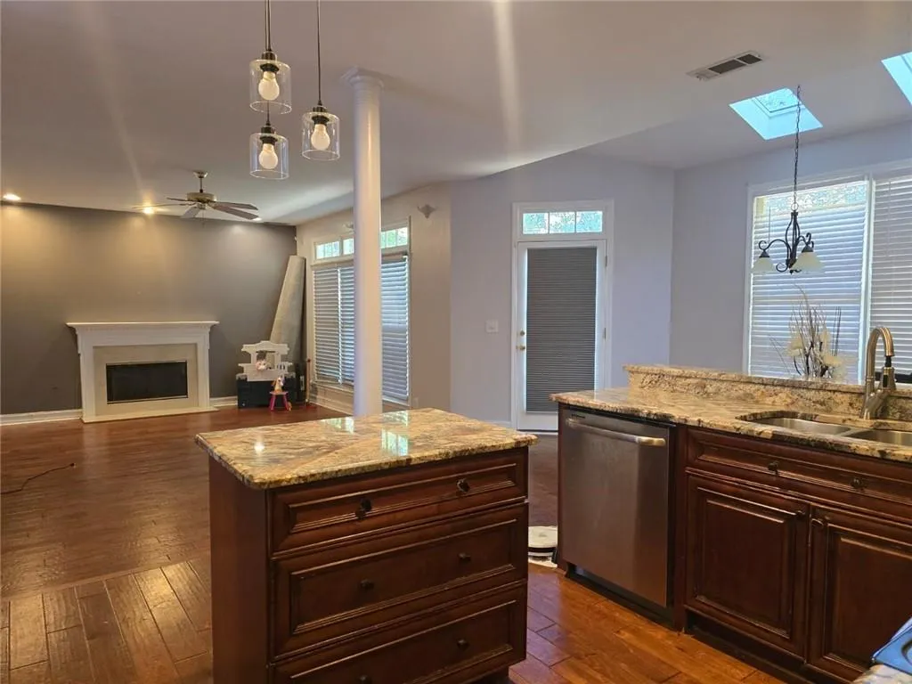 232 Spalding Gates Drive, Atlanta, Georgia 30328, 3 Bedrooms Bedrooms, ,2 BathroomsBathrooms,Residential,For Sale,232 Spalding Gates Drive,7668866