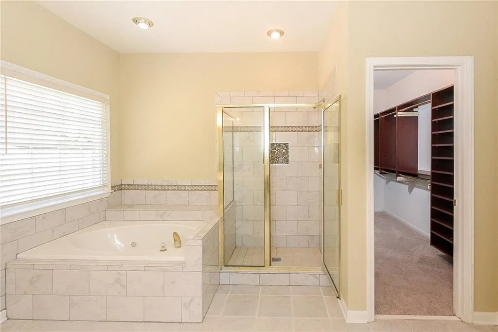 255 Somerset Court, Sandy Springs, Georgia 30350, 4 Bedrooms Bedrooms, ,3 BathroomsBathrooms,Residential,Sold,255 Somerset Court,5852715