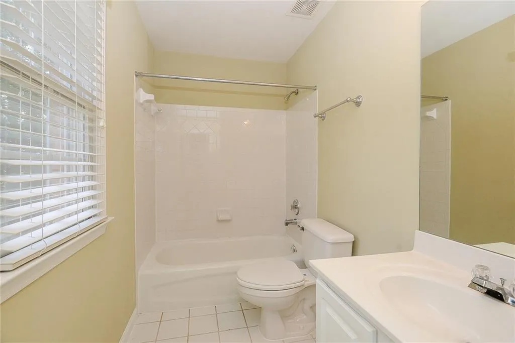 255 Somerset Court, Sandy Springs, Georgia 30350, 4 Bedrooms Bedrooms, ,3 BathroomsBathrooms,Residential,Sold,255 Somerset Court,5852715