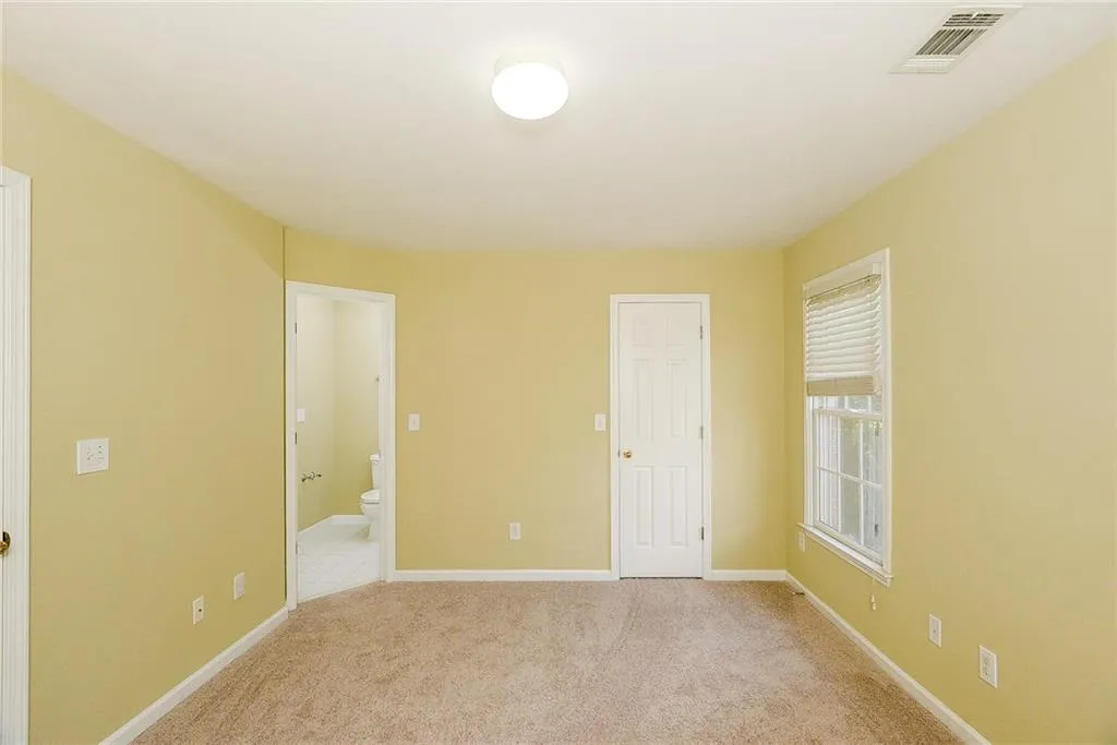 255 Somerset Court, Sandy Springs, Georgia 30350, 4 Bedrooms Bedrooms, ,3 BathroomsBathrooms,Residential,Sold,255 Somerset Court,5852715