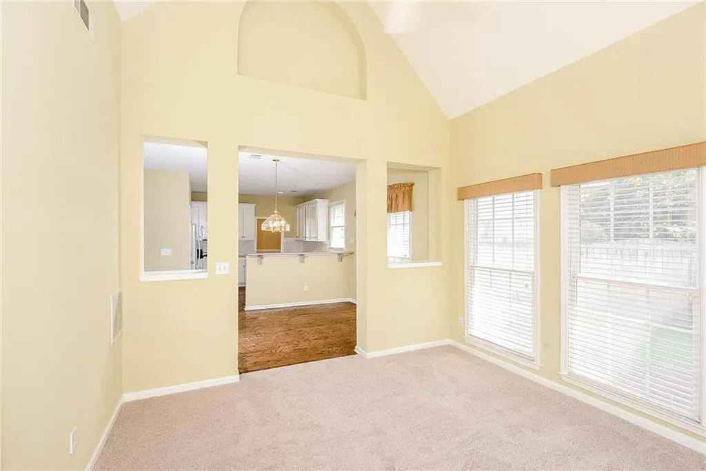255 Somerset Court, Sandy Springs, Georgia 30350, 4 Bedrooms Bedrooms, ,3 BathroomsBathrooms,Residential,Sold,255 Somerset Court,5852715
