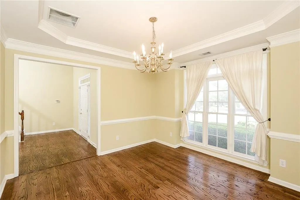 255 Somerset Court, Sandy Springs, Georgia 30350, 4 Bedrooms Bedrooms, ,3 BathroomsBathrooms,Residential,Sold,255 Somerset Court,5852715