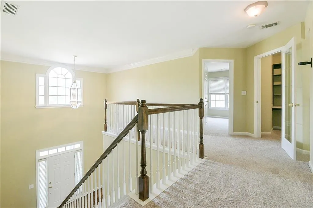 255 Somerset Court, Sandy Springs, Georgia 30350, 4 Bedrooms Bedrooms, ,3 BathroomsBathrooms,Residential,Sold,255 Somerset Court,5852715