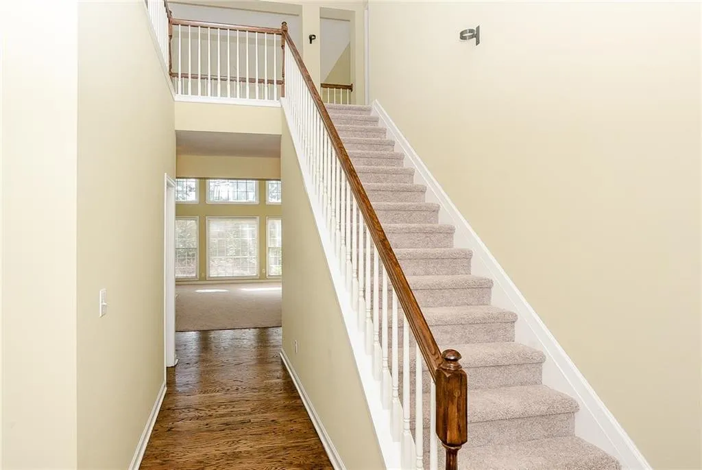 255 Somerset Court, Sandy Springs, Georgia 30350, 4 Bedrooms Bedrooms, ,3 BathroomsBathrooms,Residential,Sold,255 Somerset Court,5852715