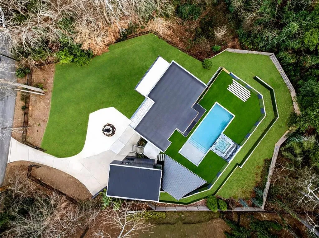345 Pinecrest Road Ne, Atlanta, Georgia 30342, 7 Bedrooms Bedrooms, 0 ,6 BathroomsBathrooms,Residential,For Sale,345 Pinecrest Road Ne,7756938