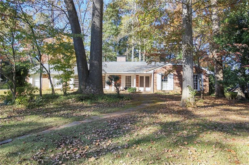 820 Starlight Circle, Sandy Springs, Georgia 30342, 2 Bedrooms Bedrooms, ,3 BathroomsBathrooms,Residential,Sold,820 Starlight Circle,6968223