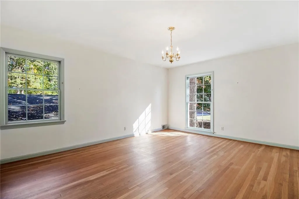 820 Starlight Circle, Sandy Springs, Georgia 30342, 2 Bedrooms Bedrooms, ,3 BathroomsBathrooms,Residential,Sold,820 Starlight Circle,6968223