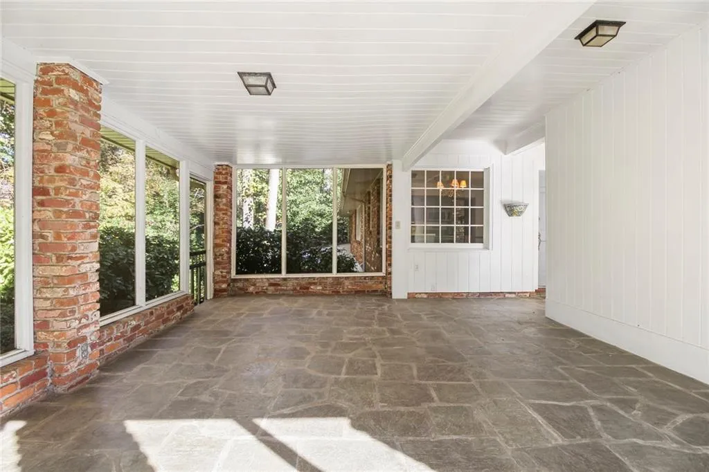 820 Starlight Circle, Sandy Springs, Georgia 30342, 2 Bedrooms Bedrooms, ,3 BathroomsBathrooms,Residential,Sold,820 Starlight Circle,6968223
