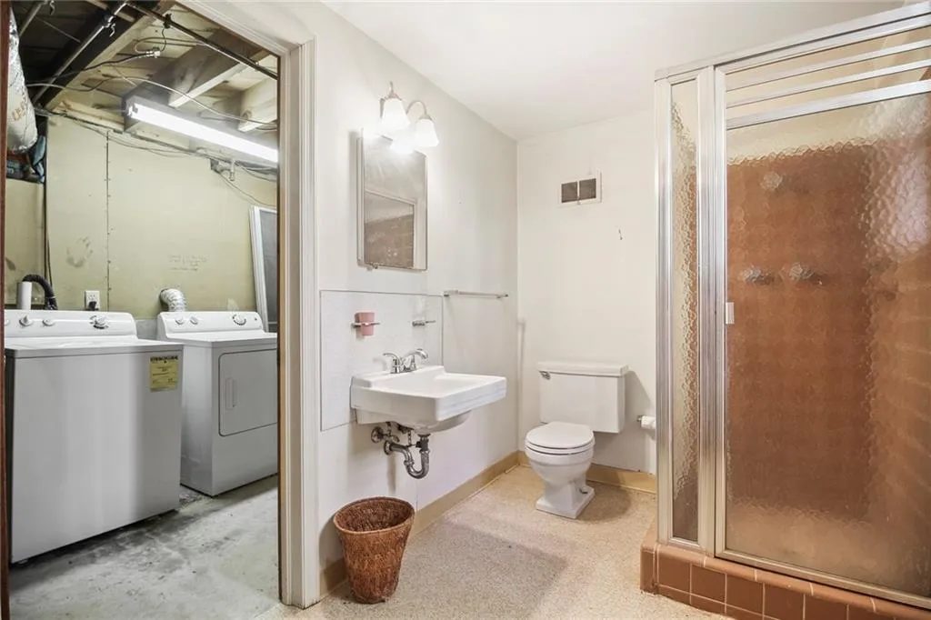 820 Starlight Circle, Sandy Springs, Georgia 30342, 2 Bedrooms Bedrooms, ,3 BathroomsBathrooms,Residential,Sold,820 Starlight Circle,6968223