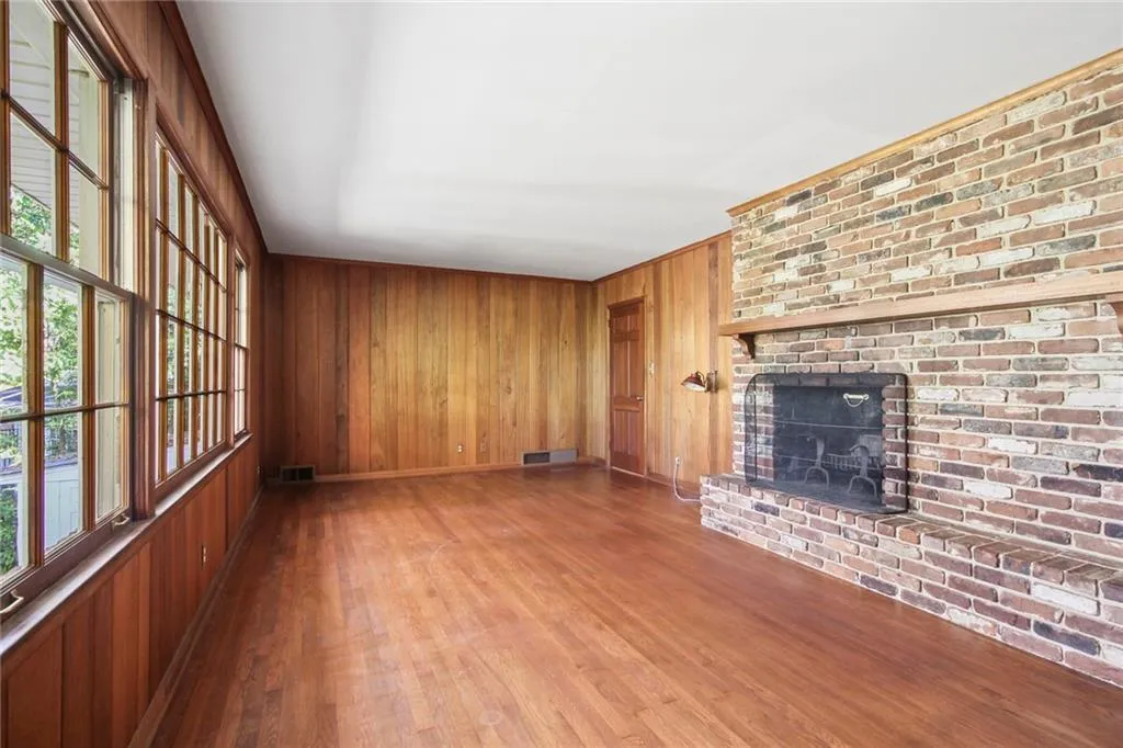 820 Starlight Circle, Sandy Springs, Georgia 30342, 2 Bedrooms Bedrooms, ,3 BathroomsBathrooms,Residential,Sold,820 Starlight Circle,6968223