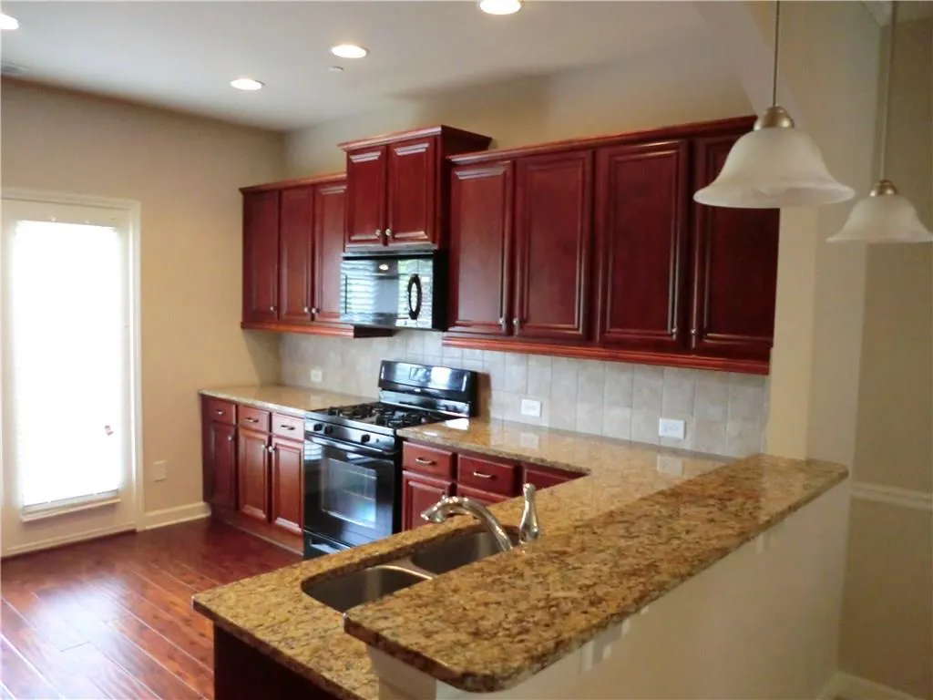7250 Glisten Avenue Unit 98, Sandy Springs, Georgia 30328, 3 Bedrooms Bedrooms, ,3 BathroomsBathrooms,Residential,Sold,7250 Glisten Avenue Unit 98,5671205