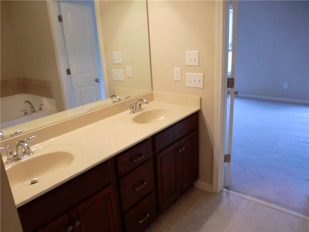 7250 Glisten Avenue Unit 98, Sandy Springs, Georgia 30328, 3 Bedrooms Bedrooms, ,3 BathroomsBathrooms,Residential,Sold,7250 Glisten Avenue Unit 98,5671205