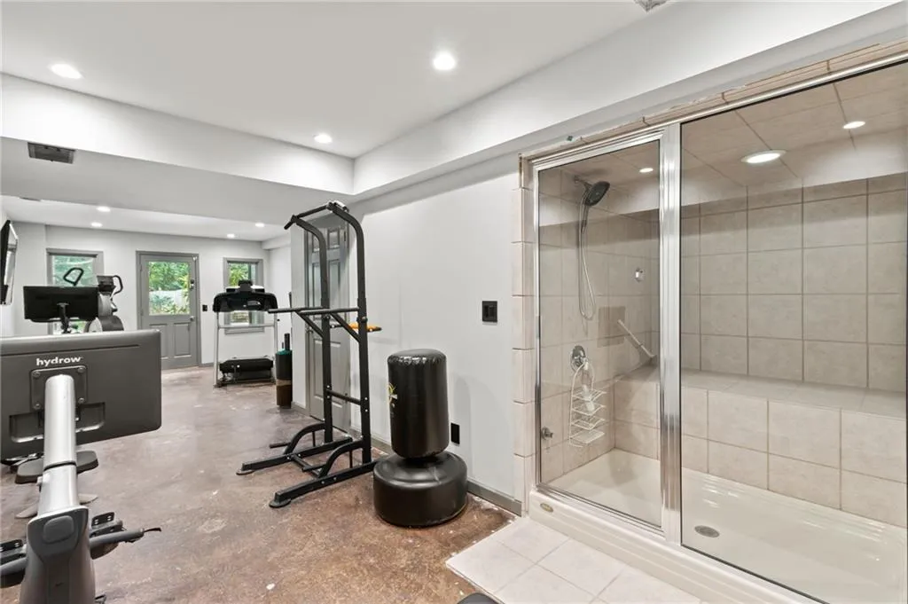 190 Grogans Landing, Sandy Springs, Georgia 30350, 5 Bedrooms Bedrooms, ,4 BathroomsBathrooms,Residential,Sold,190 Grogans Landing,7264610