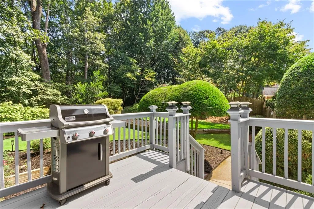 190 Grogans Landing, Sandy Springs, Georgia 30350, 5 Bedrooms Bedrooms, ,4 BathroomsBathrooms,Residential,Sold,190 Grogans Landing,7264610